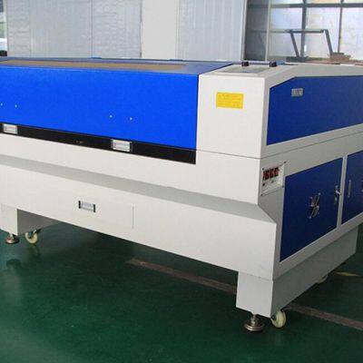 CO2 LASER CUTTING MACHINE