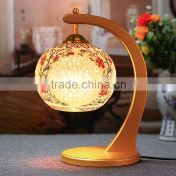 Jingdezhen Hand painted hollow ceramic table lamp modern table lamp