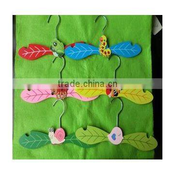 PDF wood hanger colour clothes hanger for baby/boy wear,leaf style,cute infant style