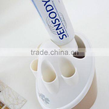 Plastic toothbrush holder