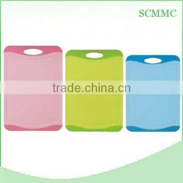 Non-slip Antimicrobial TPE Handle Plastic Cutting Board