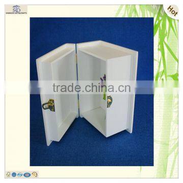 Engraved Painted Lock Square Wooden Chocolate Box photo-3