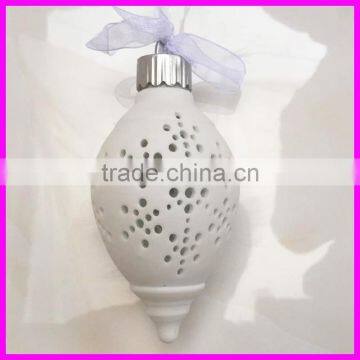 Factory Direct Ceramic Hanging LED Lantern for Christmas Decoration photo-4