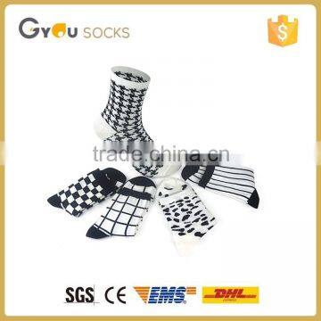 Japan style 2016 men cotton black and white pattern socks