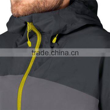 Men Weatherproof Tape Seamed Jacket for Active Hiking photo-2