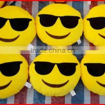 Various size plush emoji pillows with small MOQ and Very Fast delivery