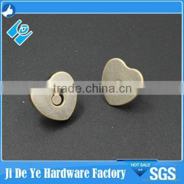 High Quality Wholesale Heart Magnetic Buttons photo-2