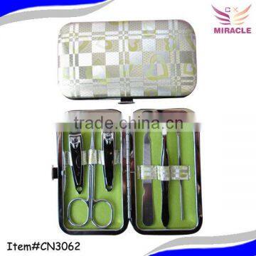Bling heart design in stock manicure set give away to Israel market fancy gift items