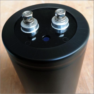 специальные модифицированные пластики, электроизоляция, размерная стабильность, пластиковые корпуса и крышки для конденсаторов