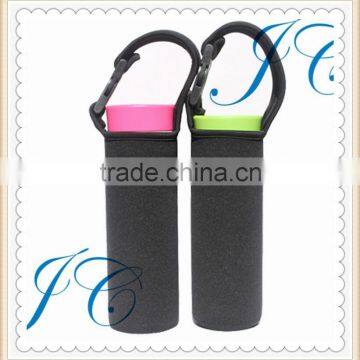 Fashion creative design black Neoprene coffee sleeve/ Can cooler with handle for promotion