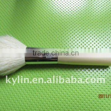 cosmetic brush