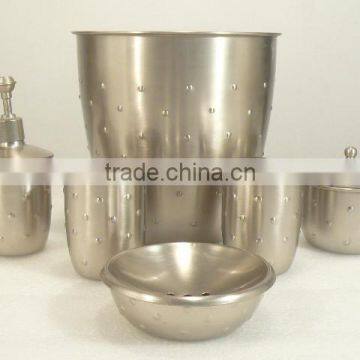 Metal bathroom sets
