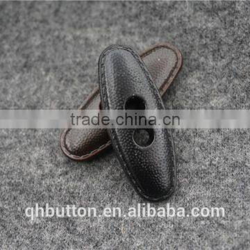 OVAL ACRYL 2-HOLES TOGGLE BUTTON FOR GARMENT ACCESSORIES photo-2