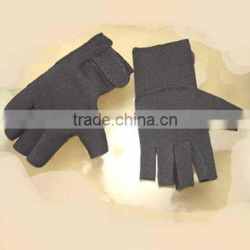 2016 High Quality Neoprene Sports Gloves