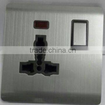 High quality 13A plate electric 3 pin univerasl wall socket with switch