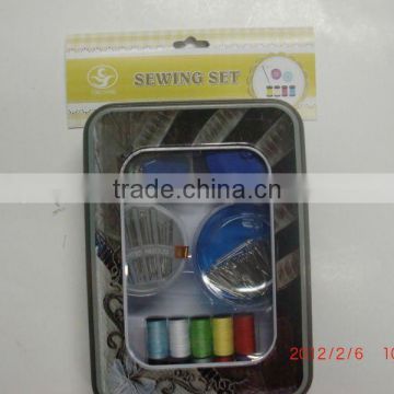 SEWING KIT IN TIN