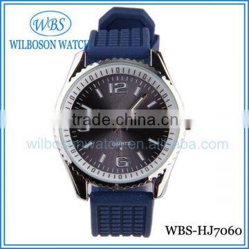 Water resistant geneva silicone rubber watch