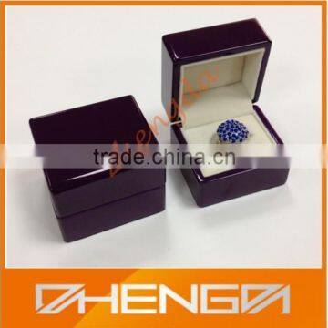 High Quality Custom Engagement Ring Box in China (ZDH-G24)