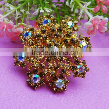 Simple design flower gold round pearl rhinestone brooch for invitation brooch