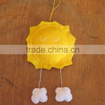 2017 Felt Mini Felt Sun and Cloud wall hanging nursery decor made in China