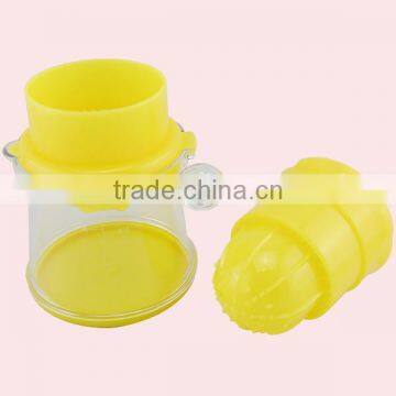 400ML New Design Multifunctional Plastic Manual FruitJuicer With Measuring Cup photo-3