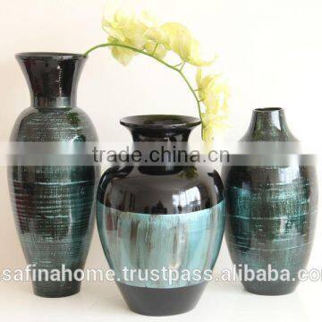 Round colored lacquer flower vase