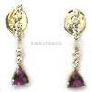 Ear Ring With Garnet & Diamond