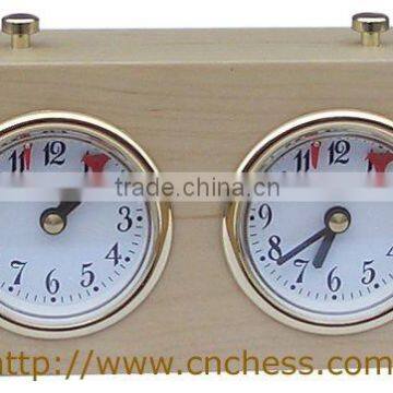 chess clock with cream