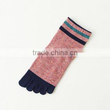 Hot Selling Japanese Design OEM School Lovely Girls Winter Comfortable Cotton Red Stripes Injinji Yoga Casual Socks photo-3