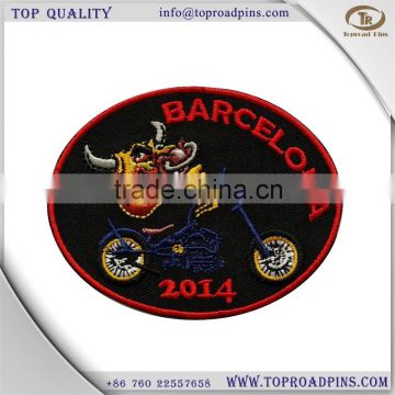 cheap custom fabric embroidery bull patches with self-adhesive ( hot cut edge )