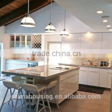 Lacquer kitchen cabinet with frosted glass doors design