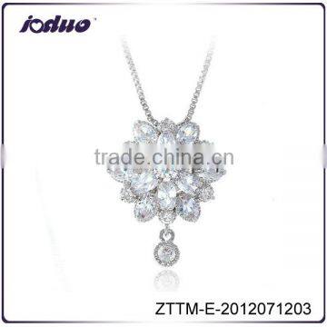 Fashion Delicate AAA Grade Zircon Flower Shaped Pendant Necklaces Wholesale