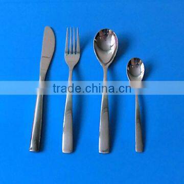 set of 4 pop cutlery