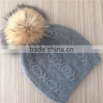 2016 wholesale cable knit cuff raccoon fur pom pom beanie hat