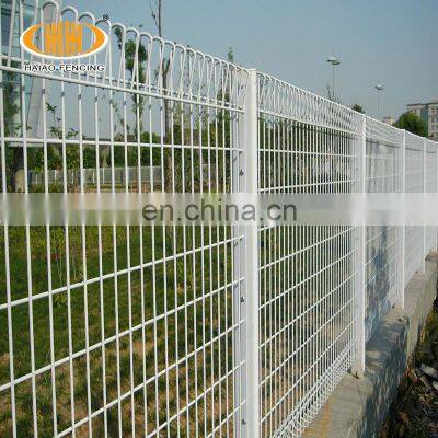 Malaysia best selling galvanized BRC triangle bending wire mesh fencing for sale