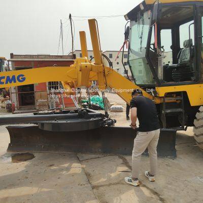 Simple-to-operate Used XCMG 180 Graders for Sale photo-2