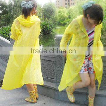 PE Disposable Logo Plastic Waterproof Raincoat photo-3