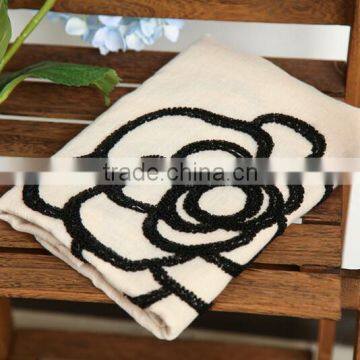 Korean Ladies Fashion Rose Flower Embroidery Shawls and Wraps Wholesale