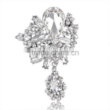 Eye-catching white gold plated wedding rhinestone brooch