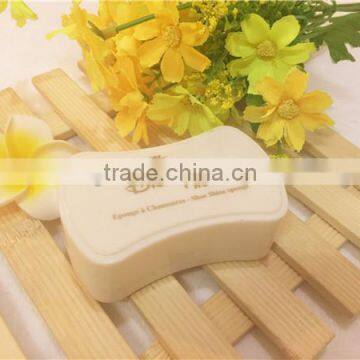 Cute and pithy plastic shoe polisher shoe shine