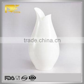 White gold rim round ceramic vase martini