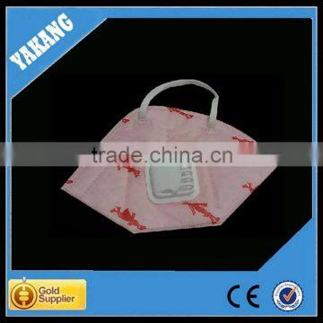 Red spunlace nonwoven C-shape protective face mask with valve