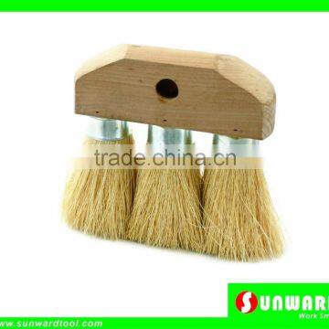 3 Knot Pro roof brush with two tapered handle holes