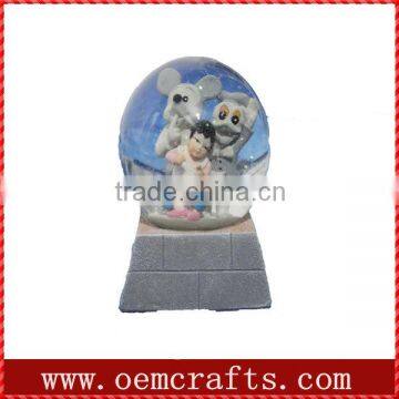 unique cheap kids resin snow ball human snow globe