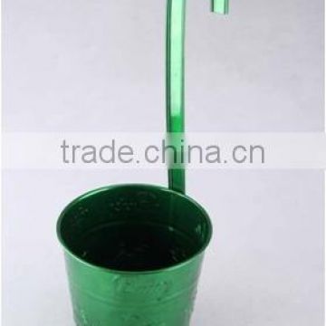 garden pot with long handle can hanging on the wall