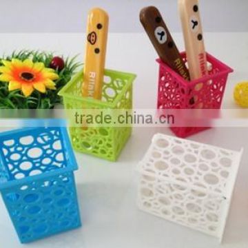 plastic pen holder