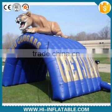 Newest brand Inflatable tunnel for sport with cougar cartoon/ inflatable mascot sport tunnel/inflatable cougar tunnel