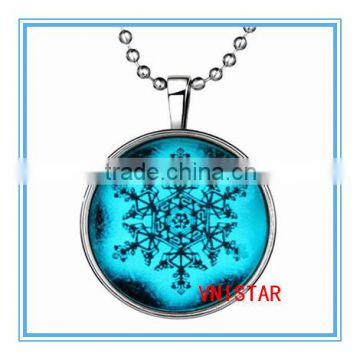 Vnistar wholesale Latest Christmas jewelry Luminous necklace snowflake pendent for party VN026