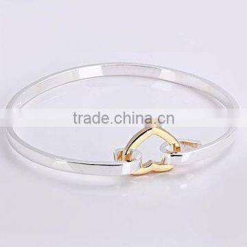 Fashion Heart Shape 18k White Gold Plated Bangle Bracelet