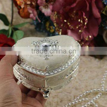 Luxury Handmade Custom Heart Shaped Sliver Plating European Style Lead Tin Zinc Alloy Metal Jewelry Box Accessories Gift Box photo-3